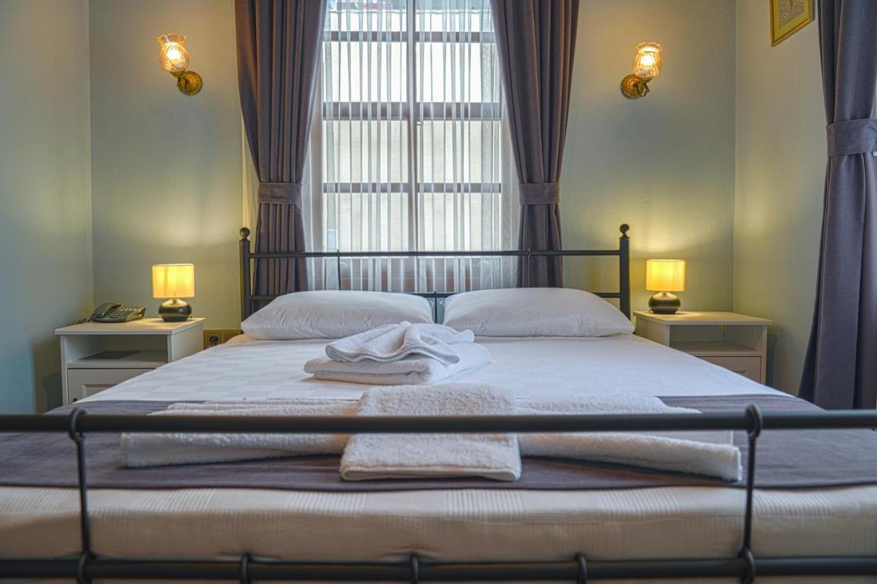 La Casa Carina Bed & Breakfast อันตัลยา ภายนอก รูปภาพ