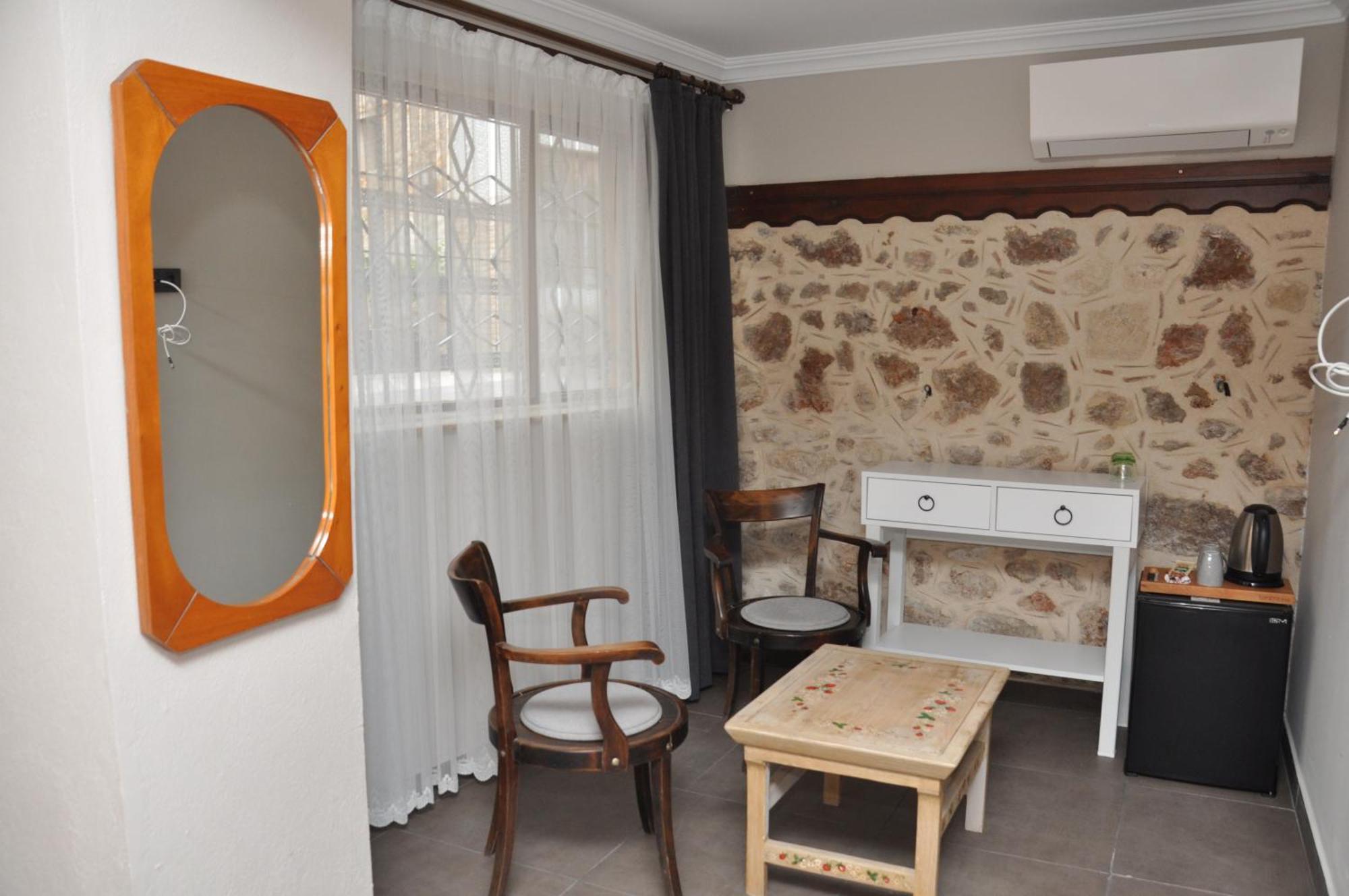La Casa Carina Bed & Breakfast อันตัลยา ภายนอก รูปภาพ